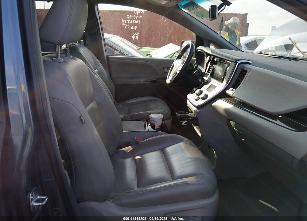 2017 TOYOTA SIENNA XLE 8 PASSENGER VIN: 5TDYZ3DC4HS891675