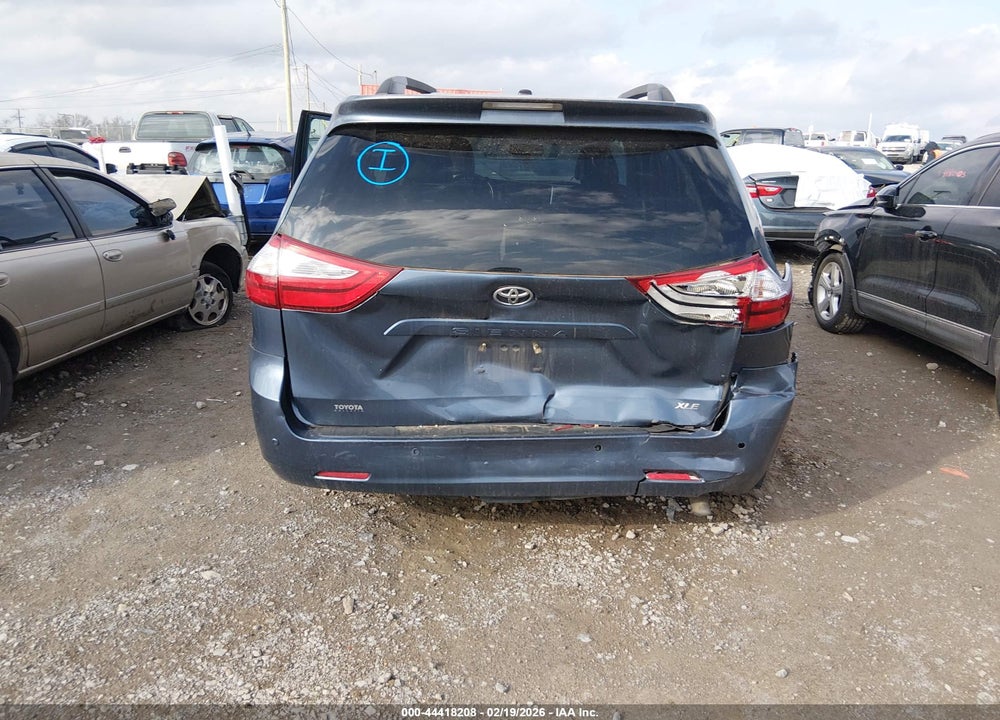 2017 TOYOTA SIENNA XLE 8 PASSENGER VIN: 5TDYZ3DC4HS891675