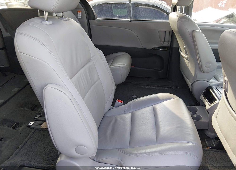 2017 TOYOTA SIENNA XLE 8 PASSENGER VIN: 5TDYZ3DC4HS891675
