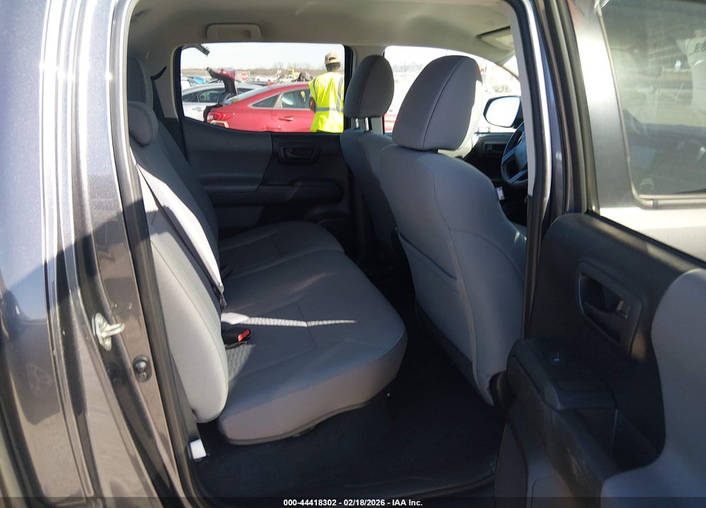 2019 TOYOTA TACOMA SR VIN: 5TFAX5GN1KX164222