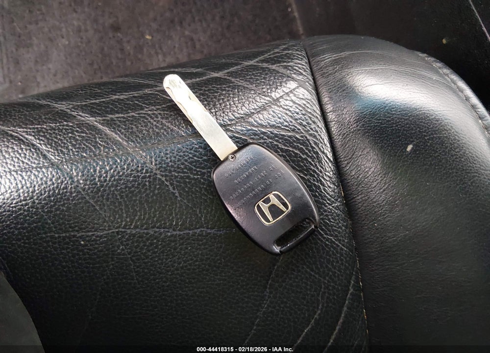 2011 HONDA PILOT EX-L VIN: 5FNYF4H5XBB062728