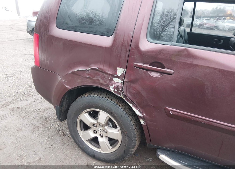 2011 HONDA PILOT EX-L VIN: 5FNYF4H5XBB062728