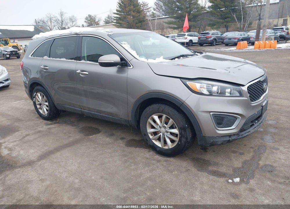 2016 KIA SORENTO 2.4L L VIN: 5XYPG4A3XGG006211