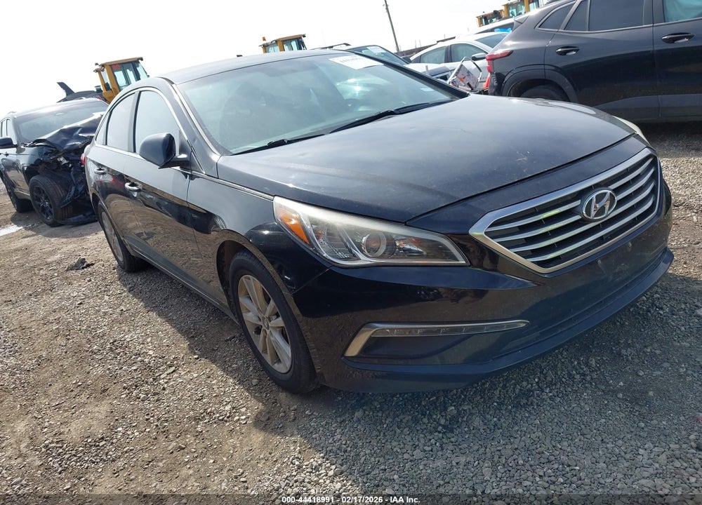 2015 HYUNDAI SONATA SE VIN: 5NPE24AF6FH242345
