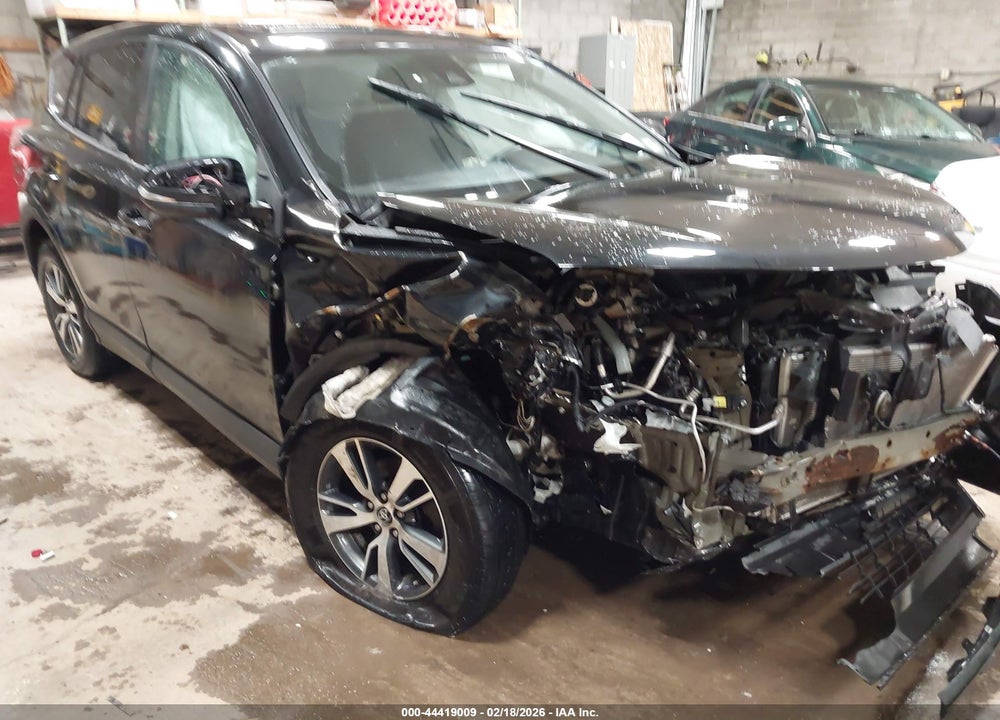 2018 TOYOTA RAV4 XLE VIN: 2T3RFREV6JW794286
