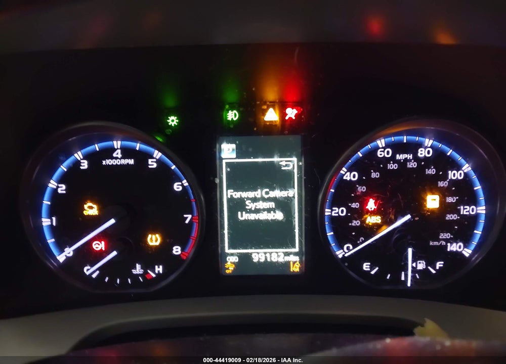 2018 TOYOTA RAV4 XLE VIN: 2T3RFREV6JW794286