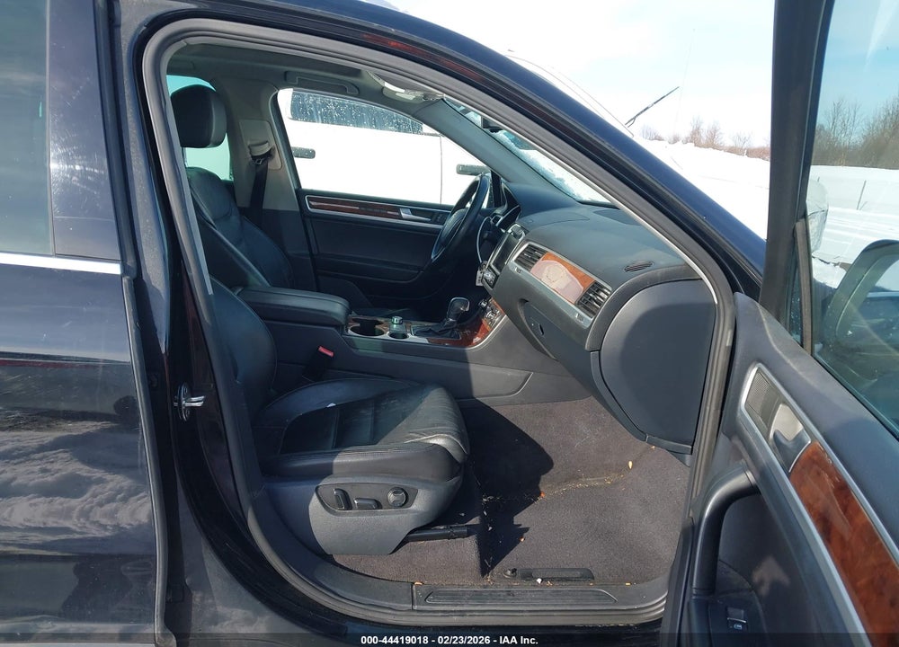 2012 VOLKSWAGEN TOUAREG TDI LUX VIN: WVGEK9BP3CD009315