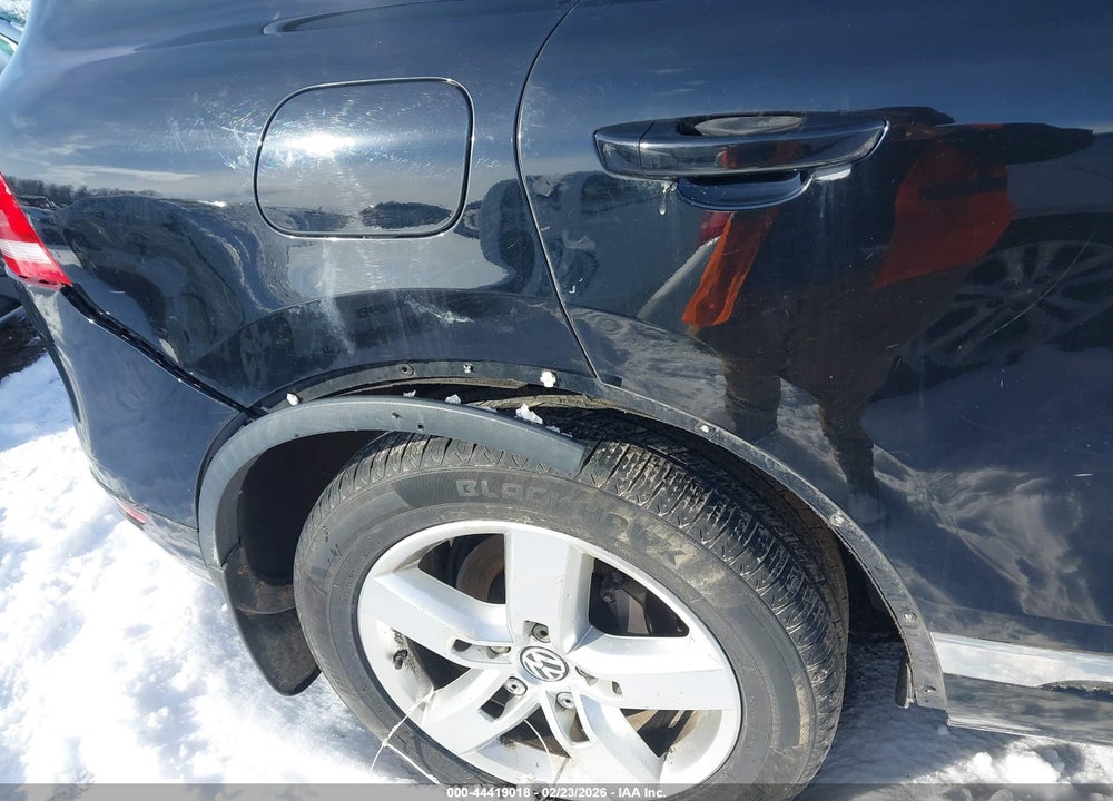 2012 VOLKSWAGEN TOUAREG TDI LUX VIN: WVGEK9BP3CD009315