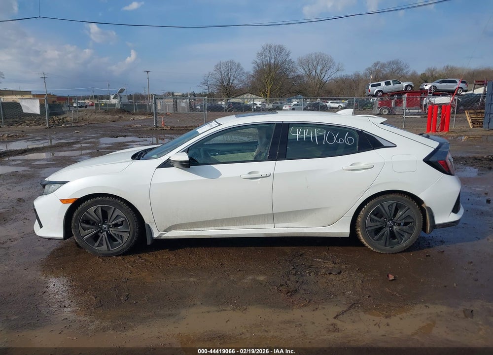 2018 HONDA CIVIC EX VIN: SHHFK7H57JU208083