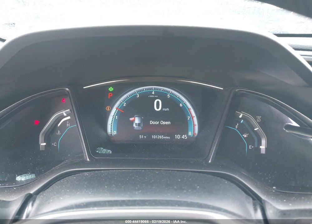 2018 HONDA CIVIC EX VIN: SHHFK7H57JU208083