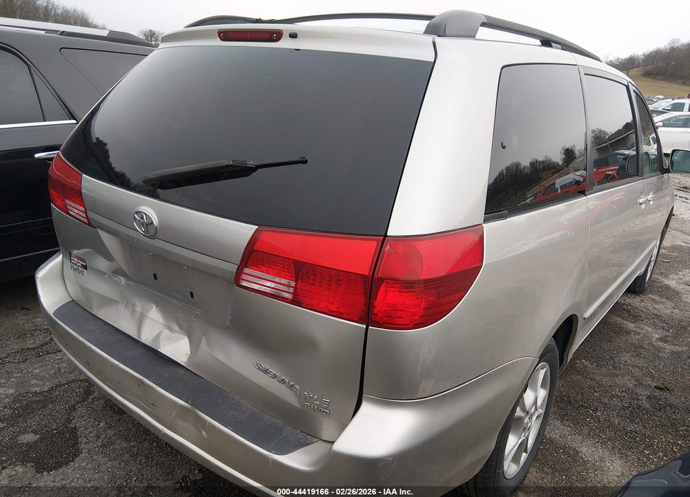 2004 TOYOTA SIENNA XLE VIN: 5TDBA22C74S015672