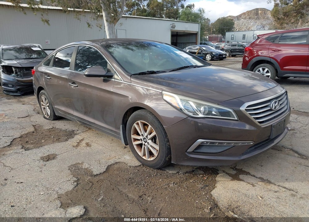 2015 HYUNDAI SONATA SE VIN: 5NPE24AF7FH169471