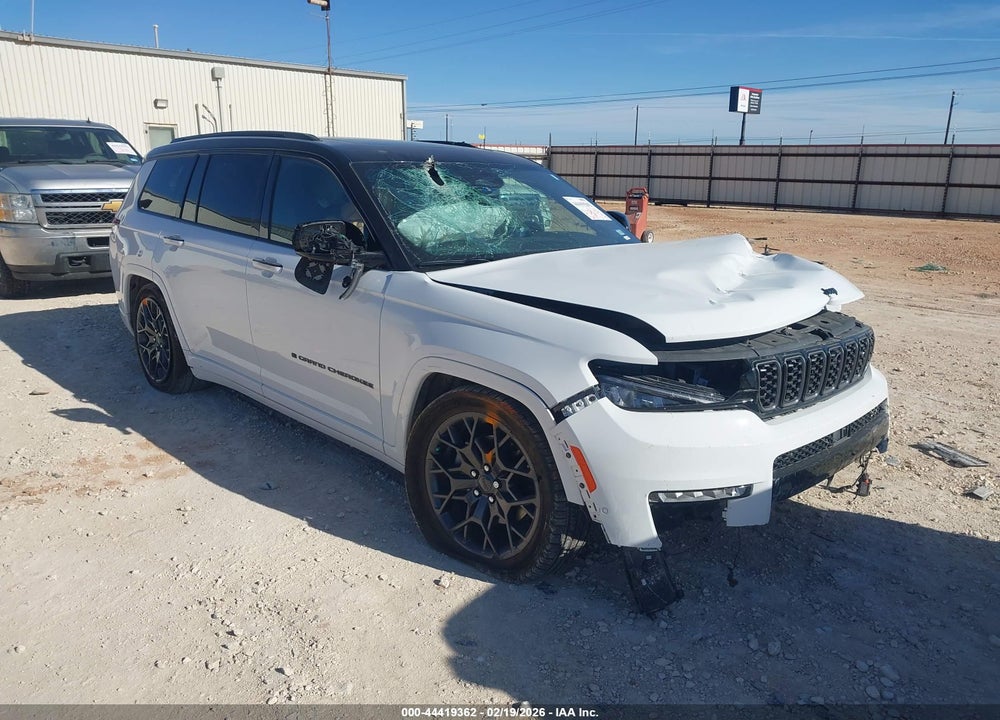2025 JEEP GRAND CHEROKEE L SUMMIT 4X4 VIN: 1C4RJKEG1S8641586