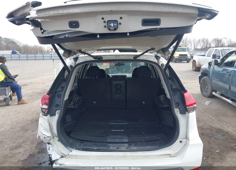 2018 NISSAN ROGUE SV VIN: 5N1AT2MT5JC741932