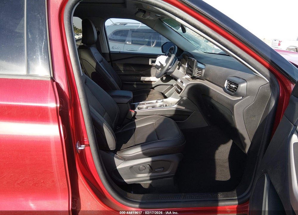 2024 FORD EXPLORER XLT VIN: 1FMSK7DH9RGA15950