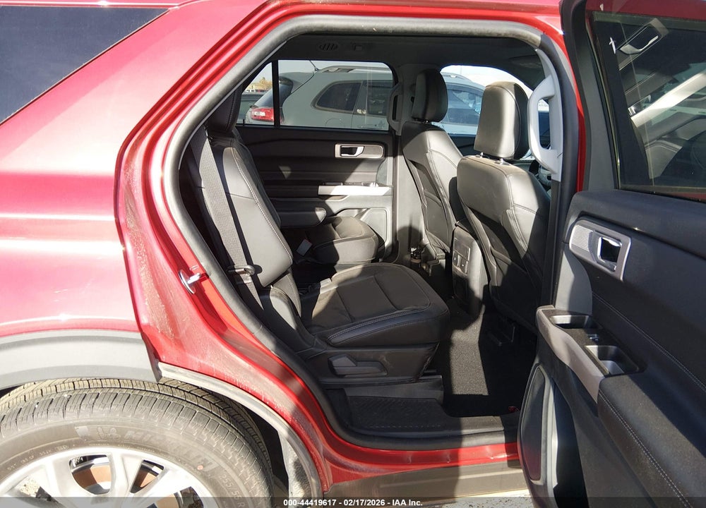 2024 FORD EXPLORER XLT VIN: 1FMSK7DH9RGA15950