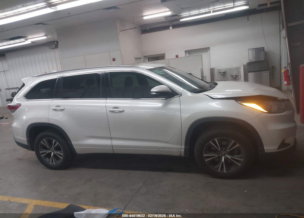 2016 TOYOTA HIGHLANDER XLE V6 VIN: 5TDKKRFH8GS506140