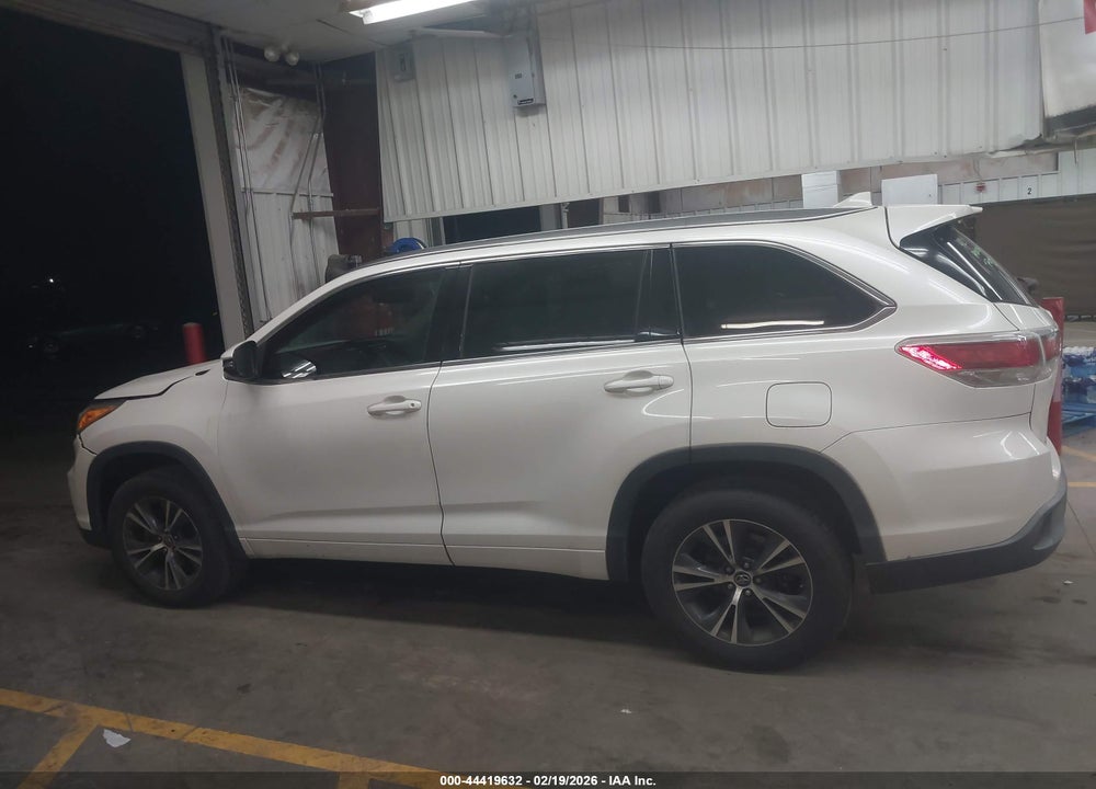 2016 TOYOTA HIGHLANDER XLE V6 VIN: 5TDKKRFH8GS506140