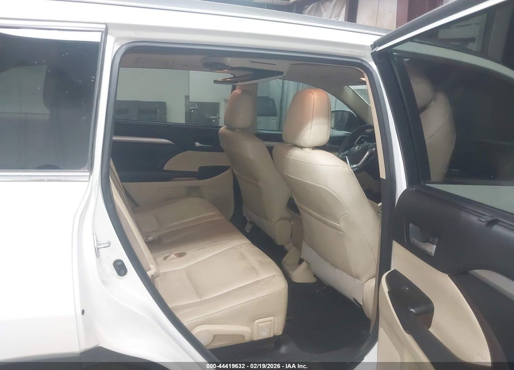 2016 TOYOTA HIGHLANDER XLE V6 VIN: 5TDKKRFH8GS506140