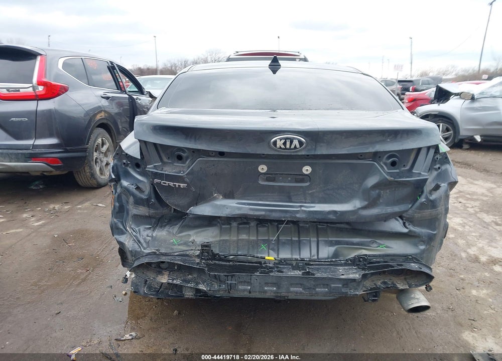 2020 KIA FORTE LXS VIN: 3KPF24AD7LE147019