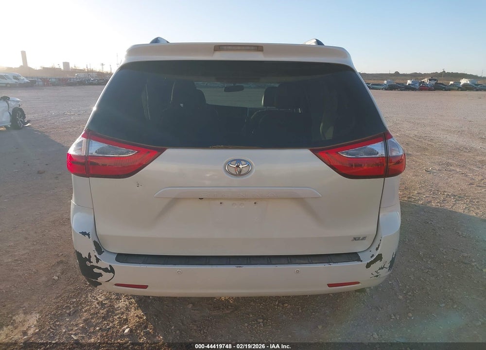 2017 TOYOTA SIENNA XLE PREMIUM 8 PASSENGER VIN: 5TDYZ3DC4HS861754
