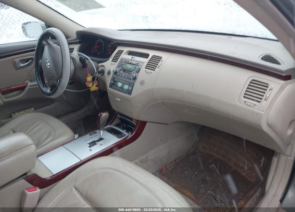 2007 HYUNDAI AZERA LIMITED/SE VIN: KMHFC46F27A189853