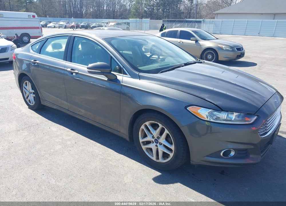2015 FORD FUSION SE VIN: 3FA6P0HD2FR131880