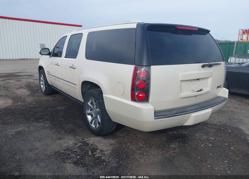 2013 GMC YUKON XL 1500 DENALI VIN: 1GKS2MEF9DR237857