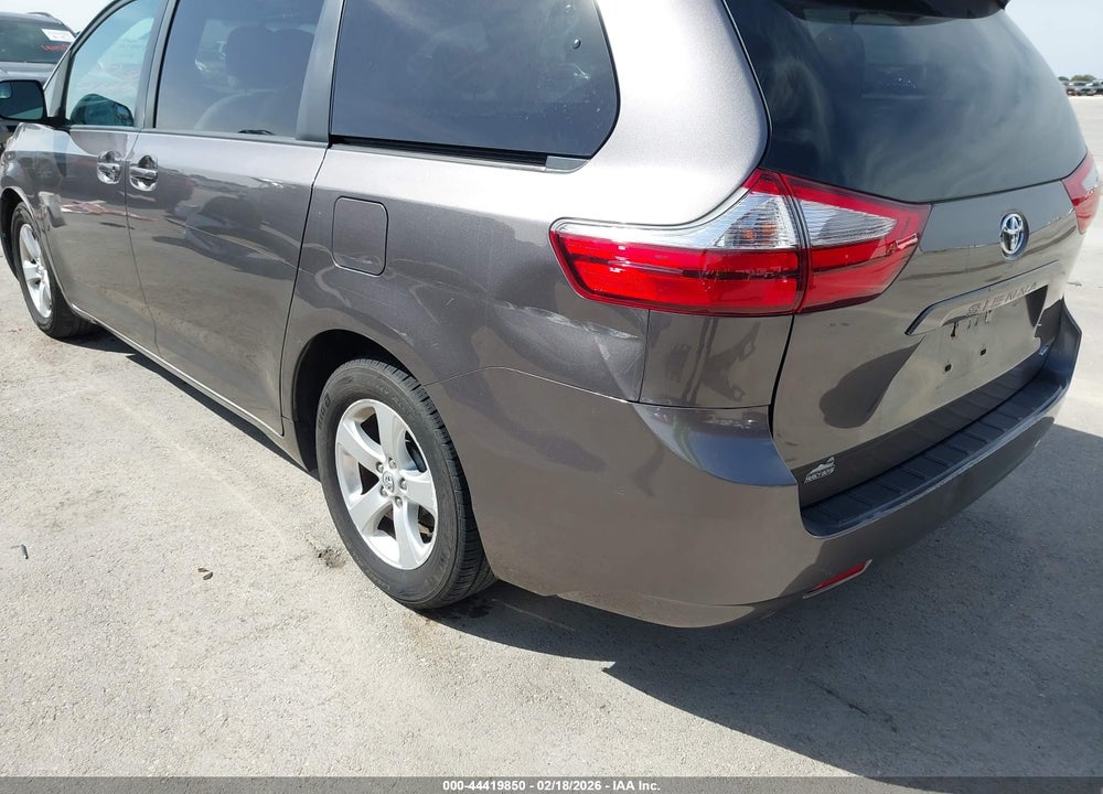 2016 TOYOTA SIENNA LE 8 PASSENGER VIN: 5TDKK3DC2GS731142