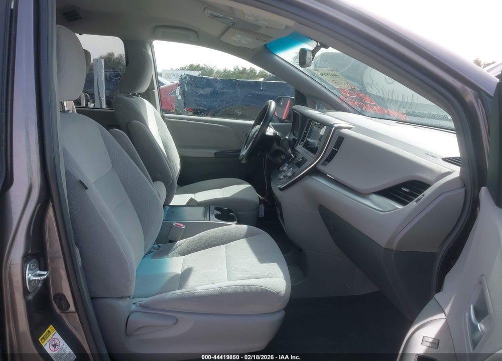 2016 TOYOTA SIENNA LE 8 PASSENGER VIN: 5TDKK3DC2GS731142
