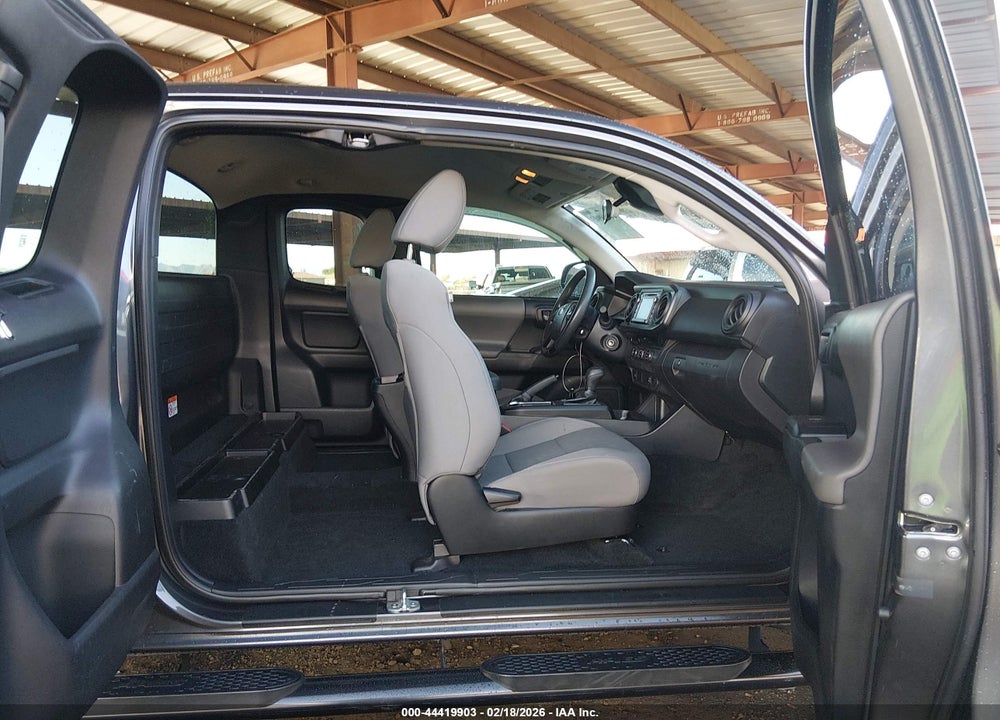 2018 TOYOTA TACOMA SR VIN: 5TFRX5GNXJX111780