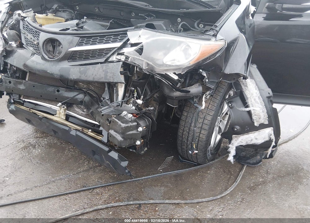 2015 TOYOTA RAV4 XLE VIN: 2T3RFREV0FW335021