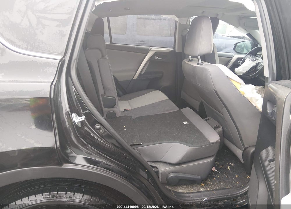 2015 TOYOTA RAV4 XLE VIN: 2T3RFREV0FW335021