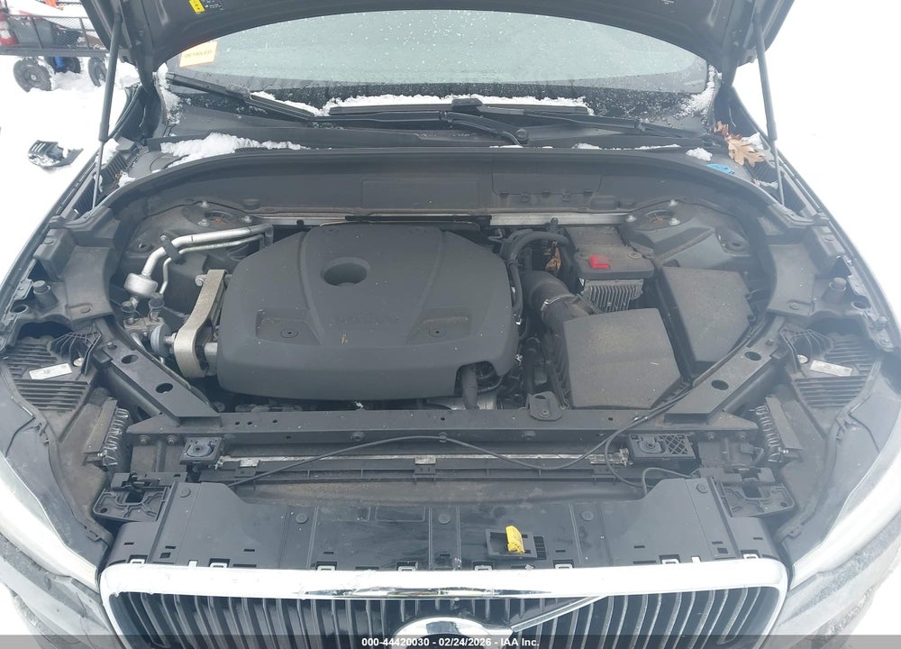 2021 VOLVO XC60 T5 MOMENTUM VIN: YV4102RK8M1850606