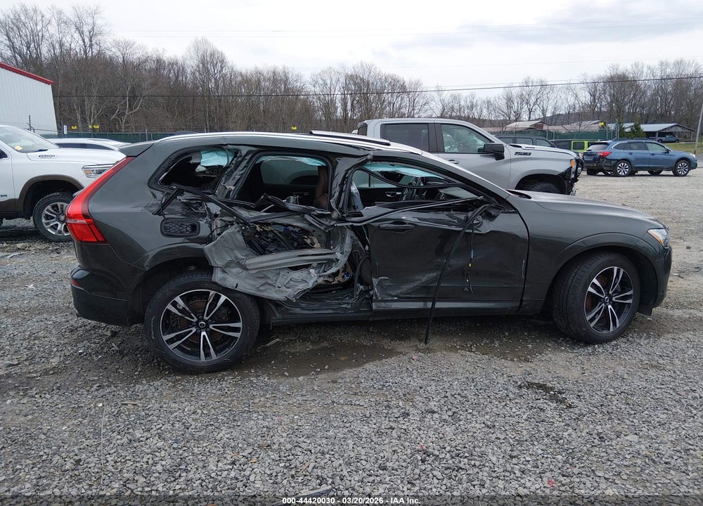 2021 VOLVO XC60 T5 MOMENTUM VIN: YV4102RK8M1850606