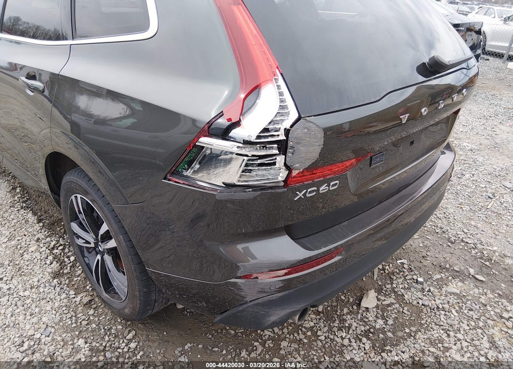 2021 VOLVO XC60 T5 MOMENTUM VIN: YV4102RK8M1850606