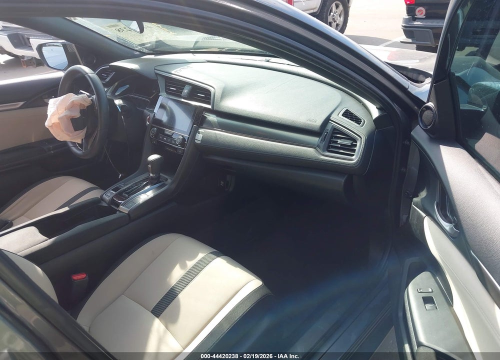 2018 HONDA CIVIC EX VIN: SHHFK7H5XJU214668