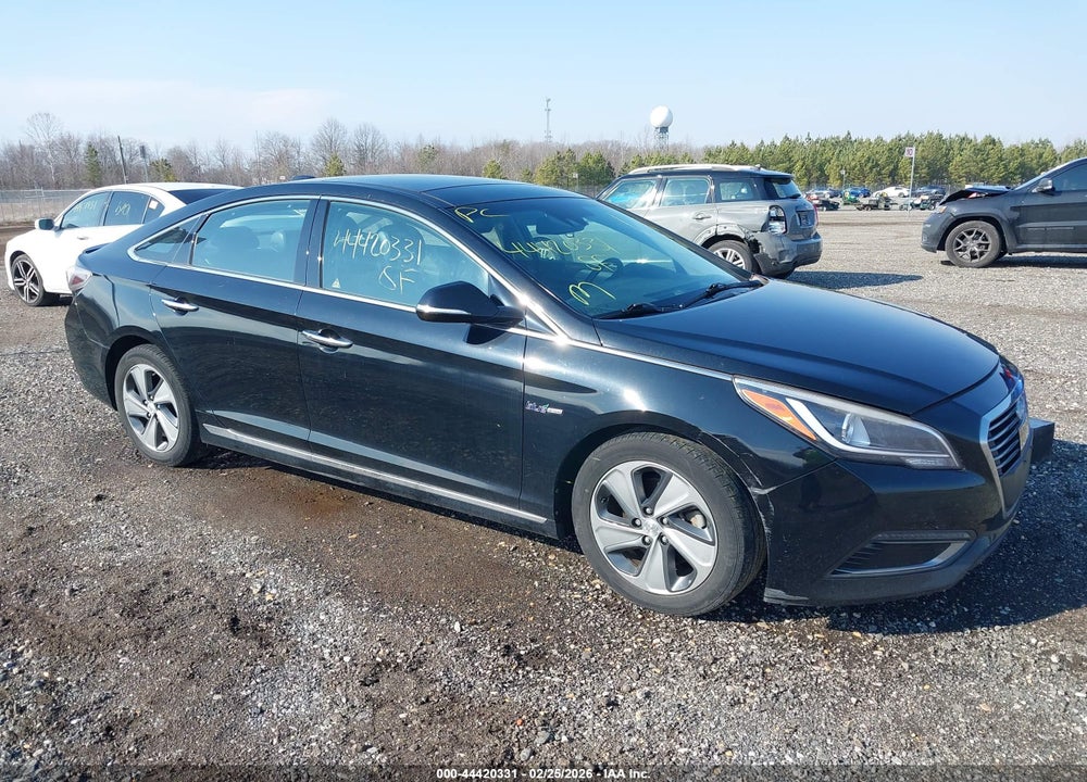 2016 HYUNDAI SONATA HYBRID LIMITED VIN: KMHE34L14GA019983
