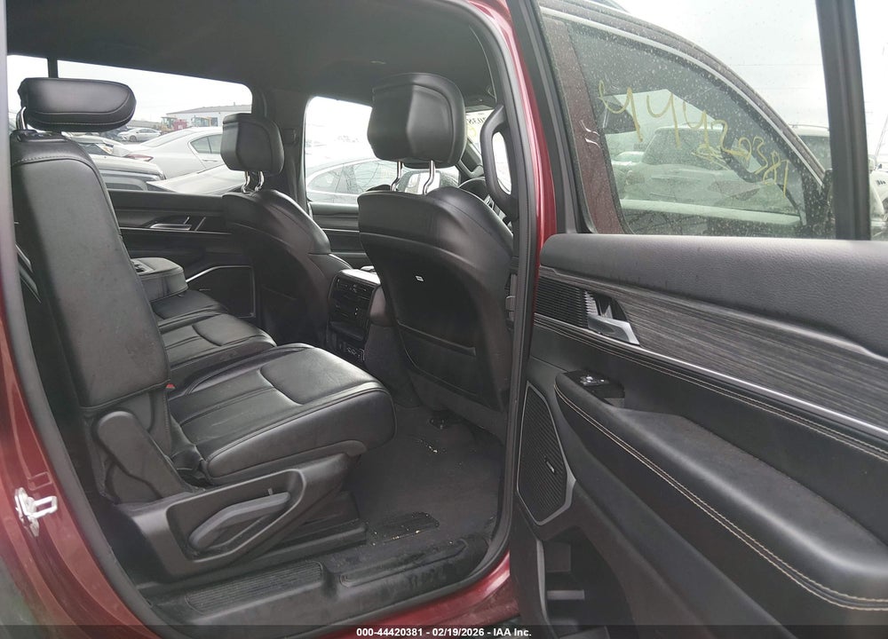 2024 JEEP WAGONEER L SERIES II 4X4 VIN: 1C4SJSBP2RS131895