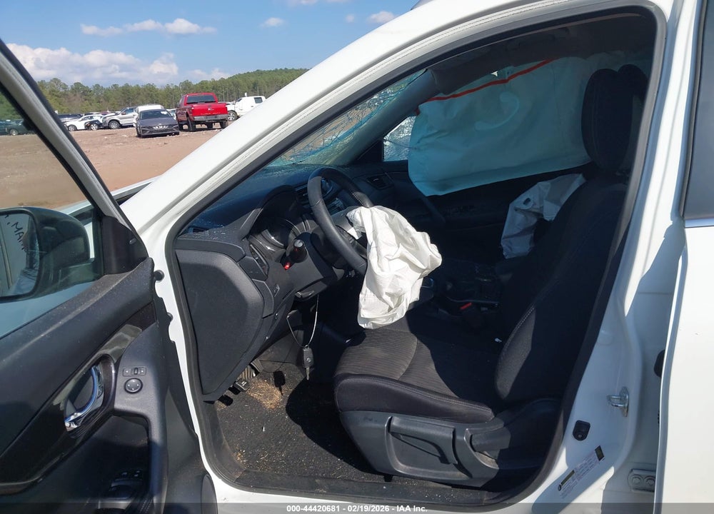 2019 NISSAN ROGUE S VIN: 5N1AT2MT9KC758699