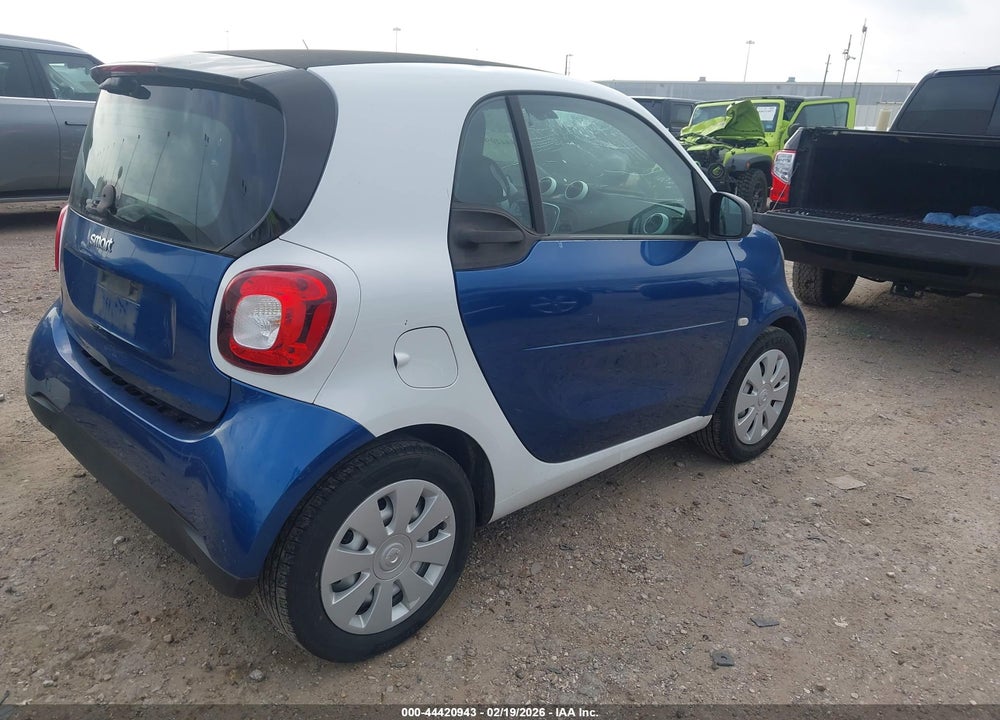 2017 SMART FORTWO PURE VIN: WMEFJ5DAXHK172447