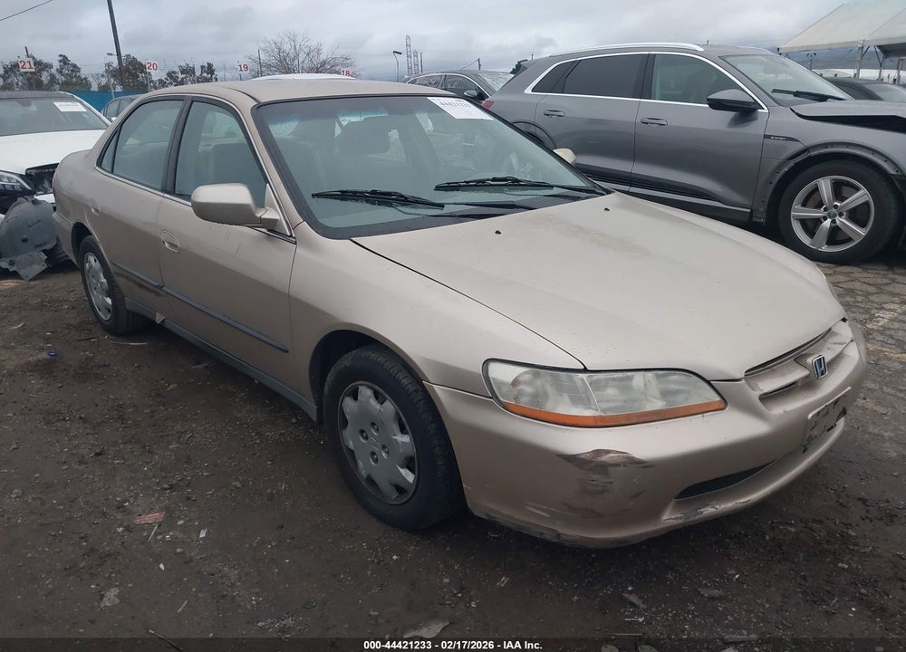2000 HONDA ACCORD 2.3 LX VIN: 3HGCG6659YG704575