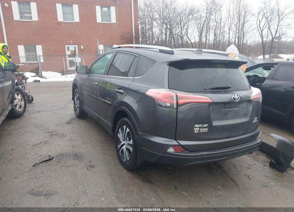 2017 TOYOTA RAV4 LE VIN: 2T3BFREV2HW585347