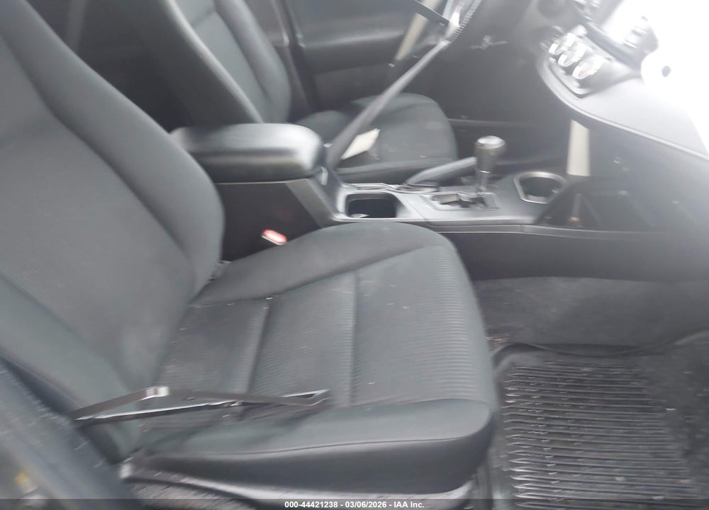 2017 TOYOTA RAV4 LE VIN: 2T3BFREV2HW585347