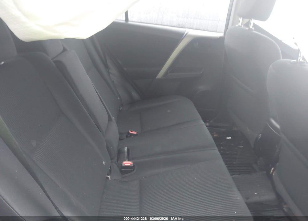 2017 TOYOTA RAV4 LE VIN: 2T3BFREV2HW585347