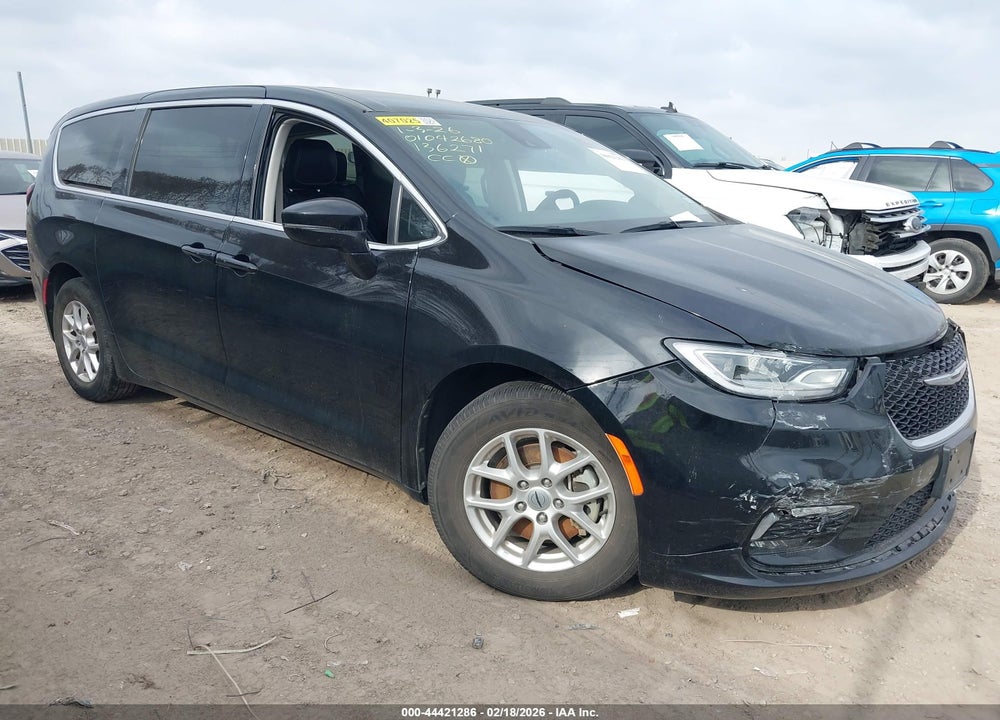 2024 CHRYSLER PACIFICA TOURING L VIN: 2C4RC1BG5RR136271