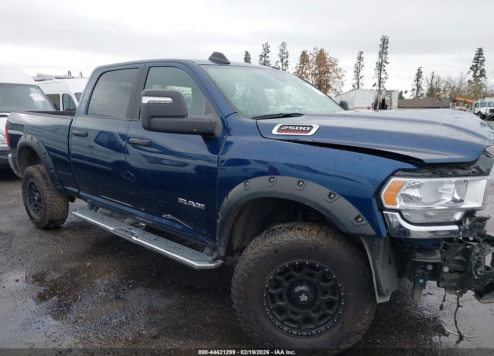 2024 RAM 2500 BIG HORN  4X4 6'4 BOX VIN: 3C6UR5DJ7RG386391