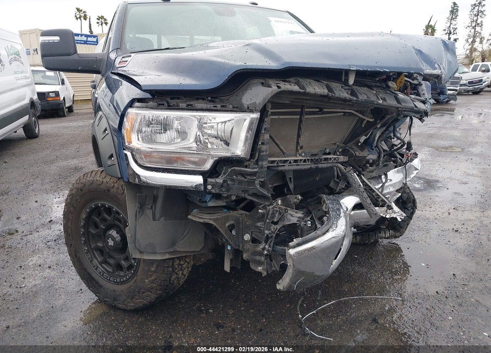 2024 RAM 2500 BIG HORN  4X4 6'4 BOX VIN: 3C6UR5DJ7RG386391