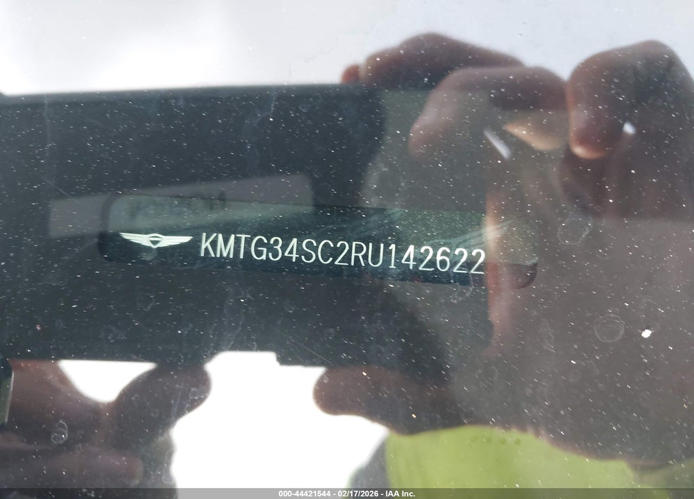 2024 GENESIS G70 2.5T RWD VIN: KMTG34SC2RU142622