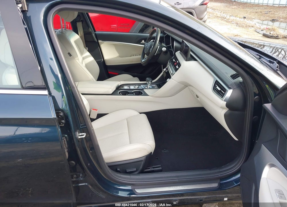 2024 GENESIS G70 2.5T RWD VIN: KMTG34SC2RU142622